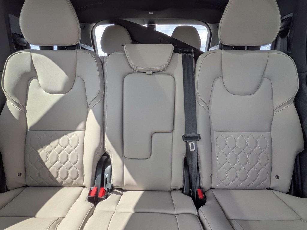 2026 Volvo XC90 Plus - Photo 39