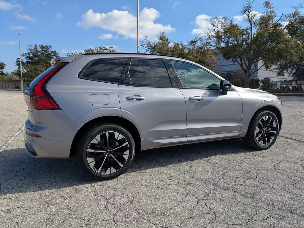 2026 Volvo XC60 Plus - Photo 6