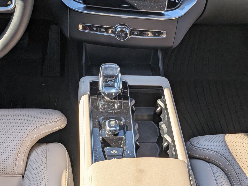 2026 Volvo XC90 Ultra - Photo 21