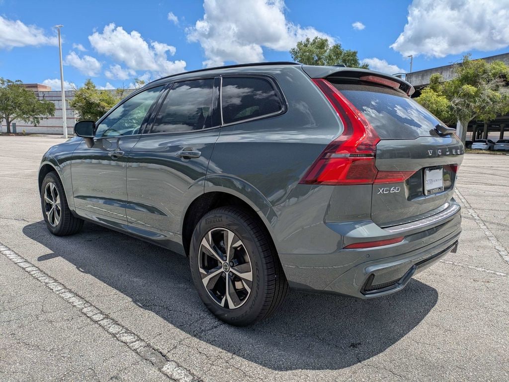 New 2026 Volvo XC60 B5 Core SUV