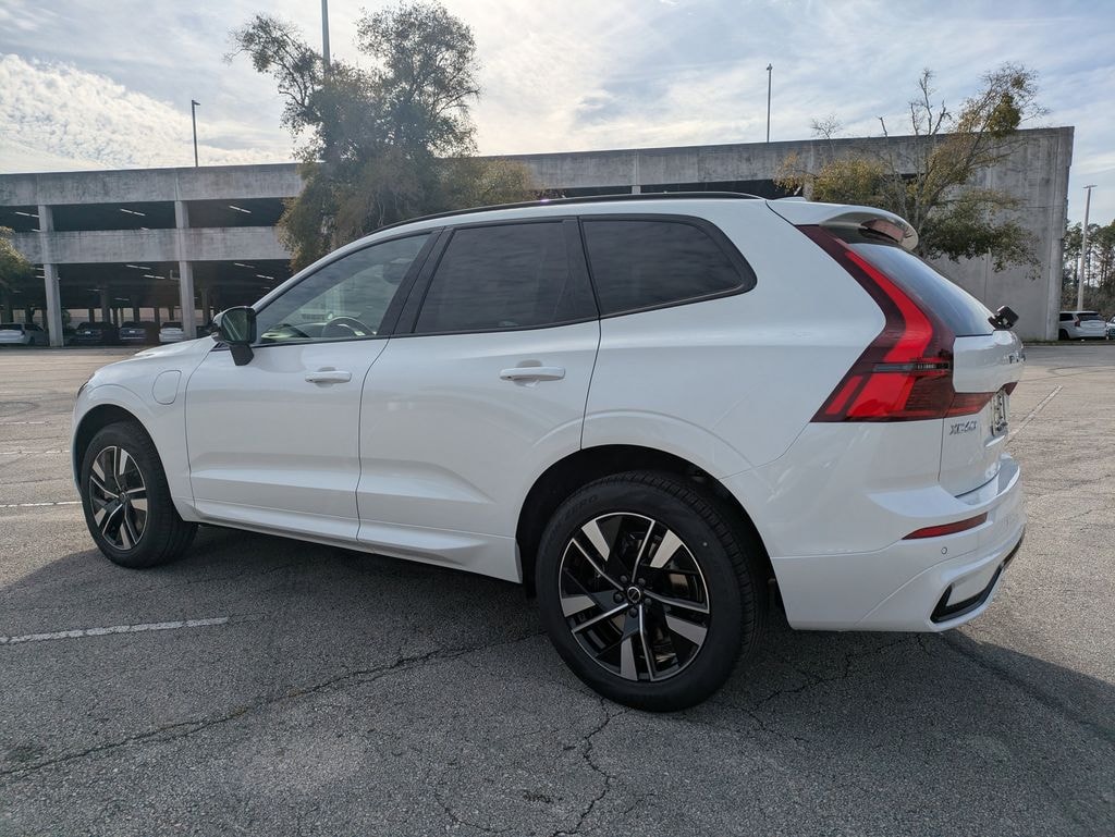 New 2026 Volvo XC60 plug-in hybrid T8 Core SUV