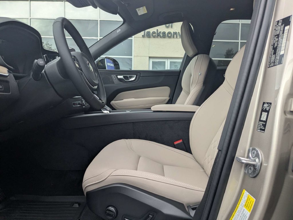 New 2027 Volvo XC60 B5 Core SUV