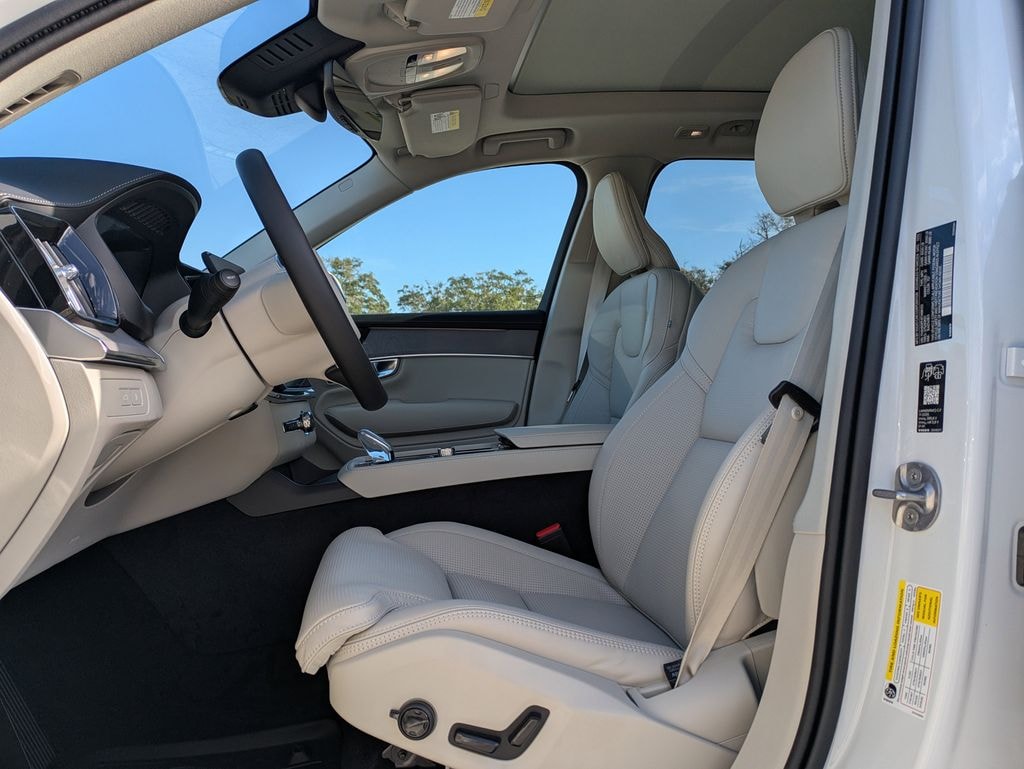 New 2026 Volvo XC90 plug-in hybrid T8 Ultra 7-Seater SUV