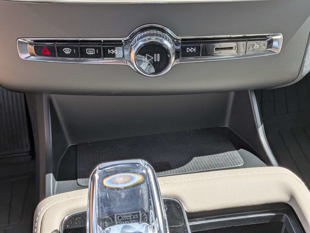 2026 Volvo XC90 Plus - Photo 30