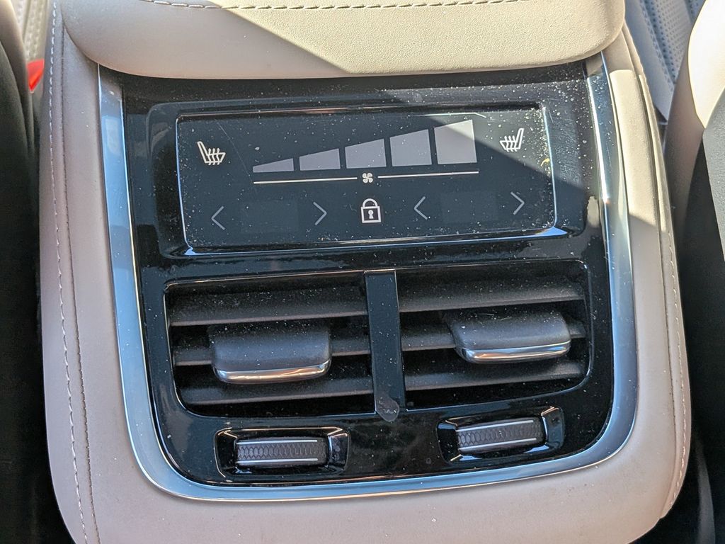 2026 Volvo XC90 Ultra - Photo 15