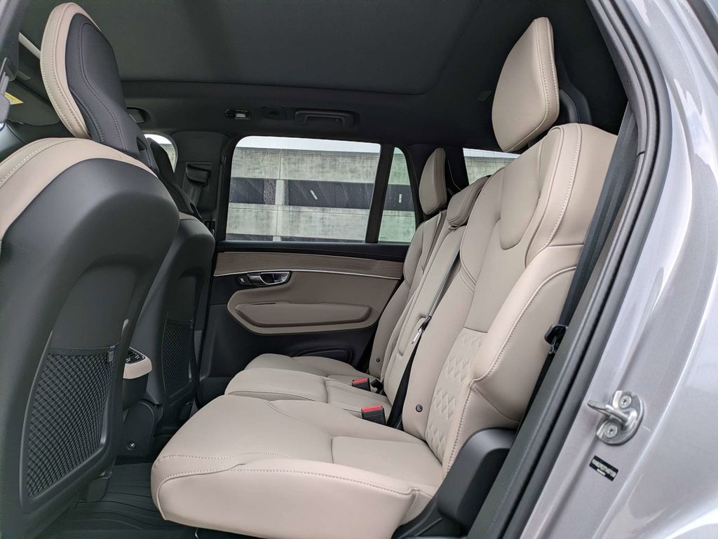2026 Volvo XC90 Plus - Photo 16