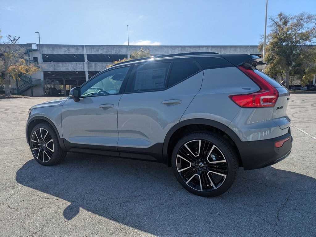 New 2026 Volvo XC40 B5 Ultra Black Edition SUV