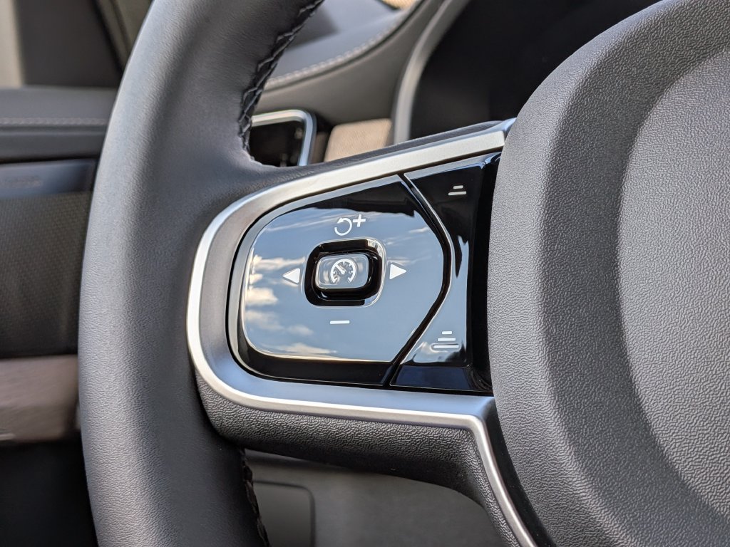 2026 Volvo XC90 Plus - Photo 33