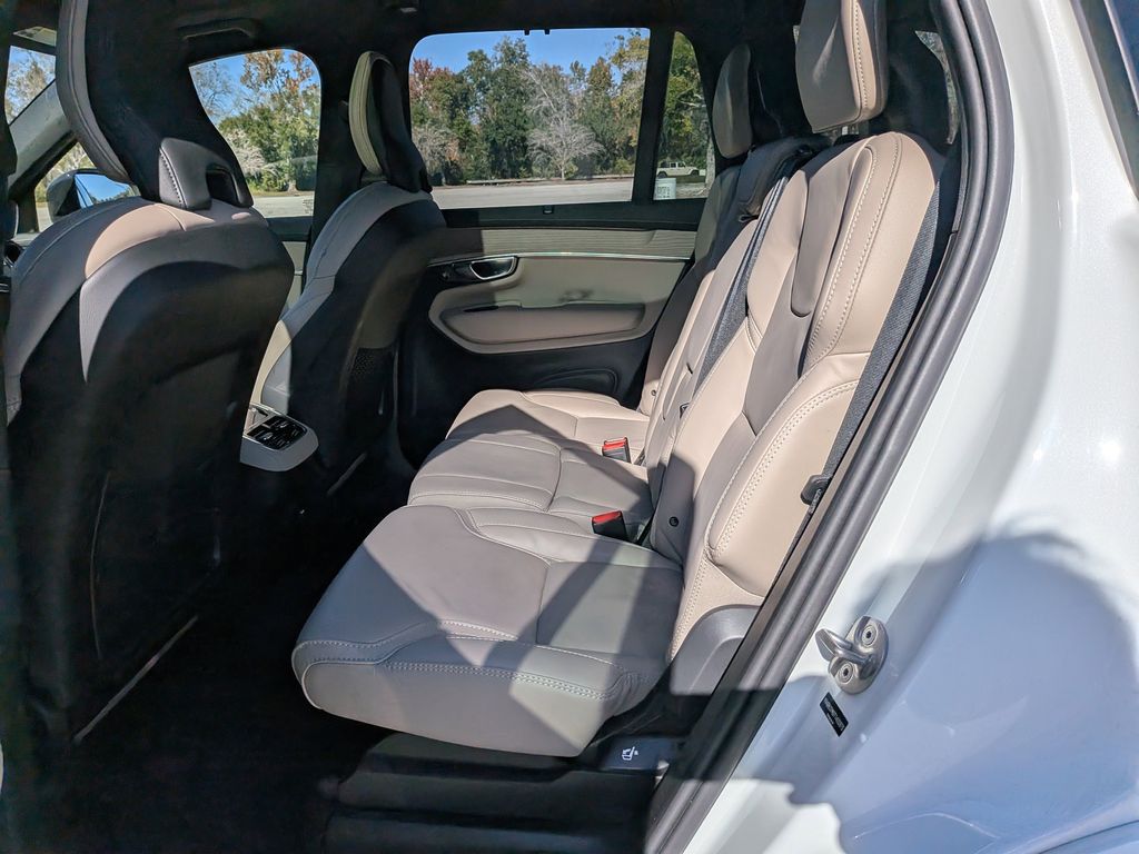 2026 Volvo XC90 Ultra - Photo 14
