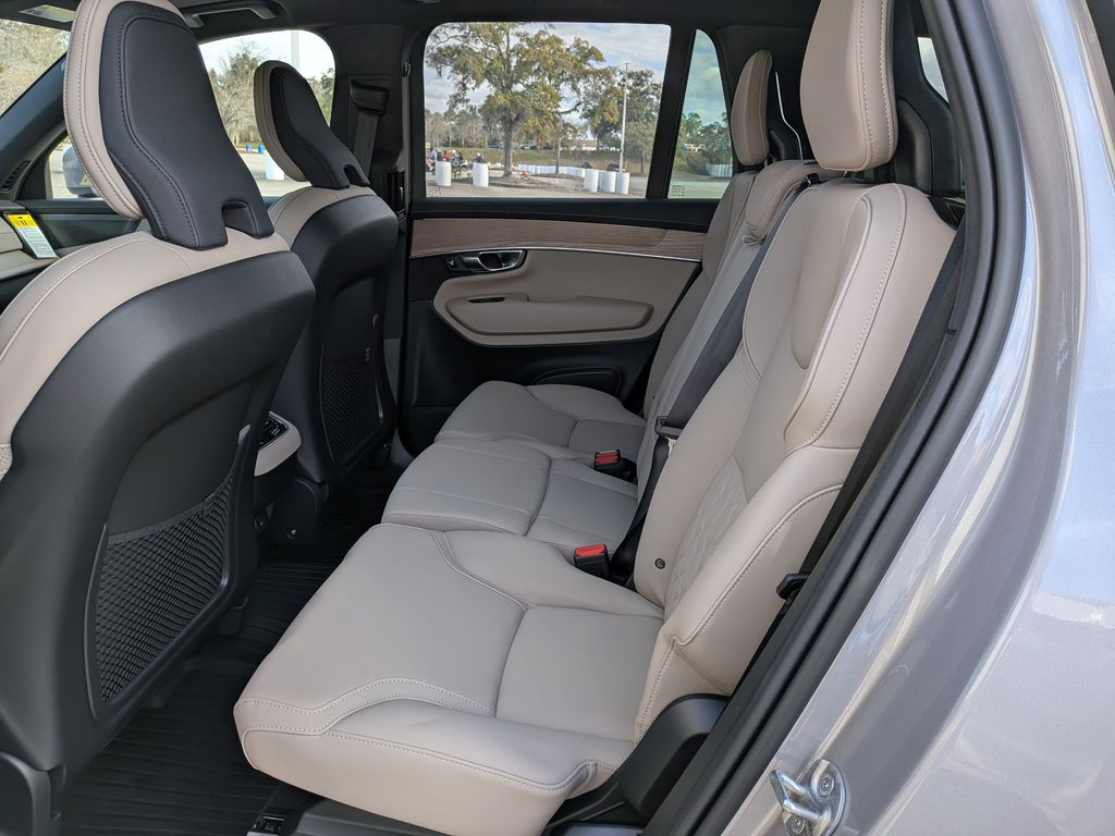 2026 Volvo XC90 Plus - Photo 3