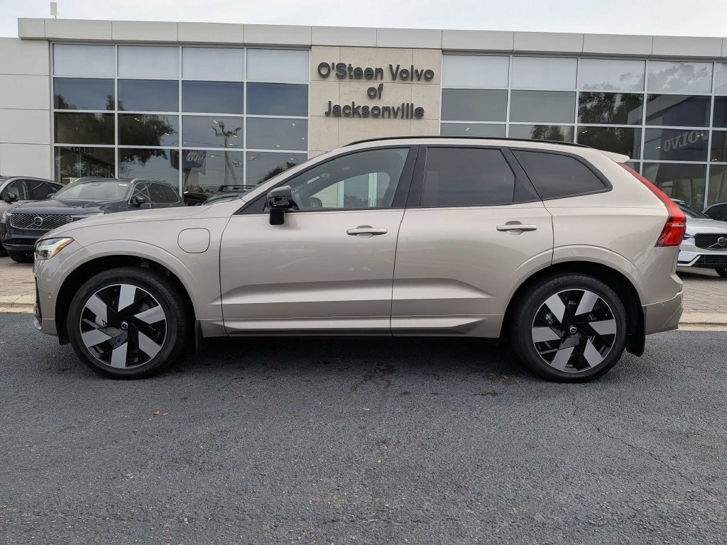Certified 2024 Volvo XC60 plug-in hybrid T8 Ultimate Dark SUV