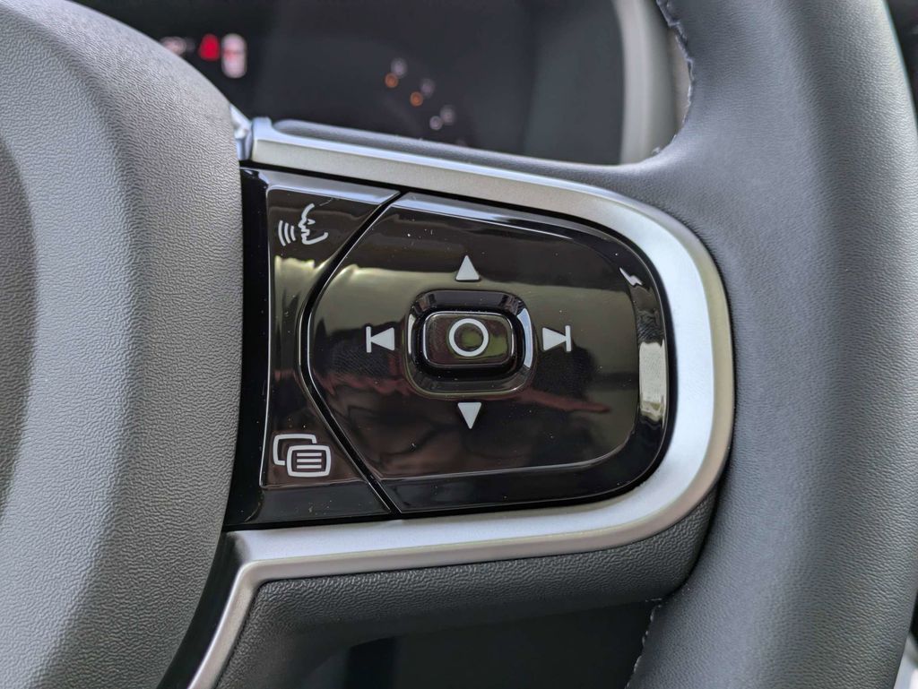 2026 Volvo XC90 Plus - Photo 37