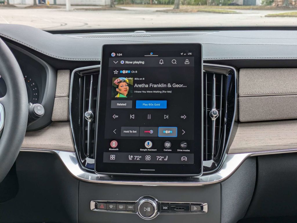 2026 Volvo XC90 Plus - Photo 24