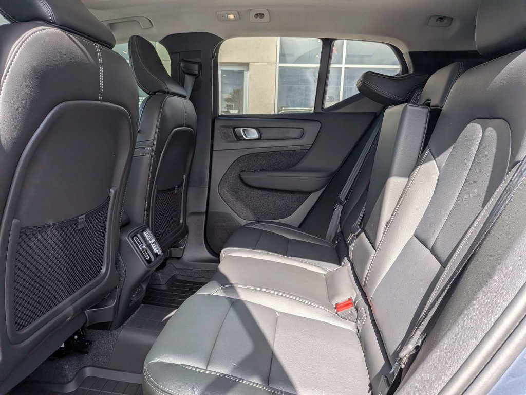 2026 Volvo XC40 Core - Photo 18