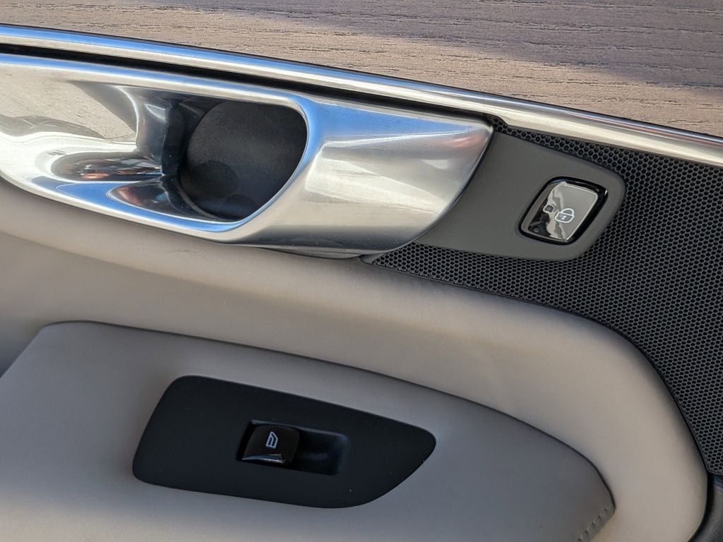 2026 Volvo XC90 Ultra - Photo 22