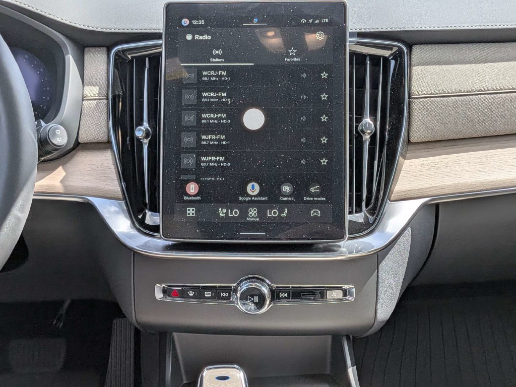 2026 Volvo XC90 Plus - Photo 24