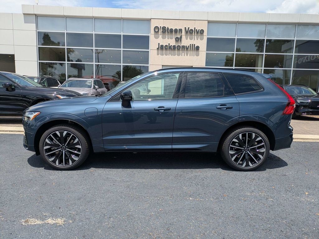 New 2026 Volvo XC60 plug-in hybrid T8 Ultra SUV