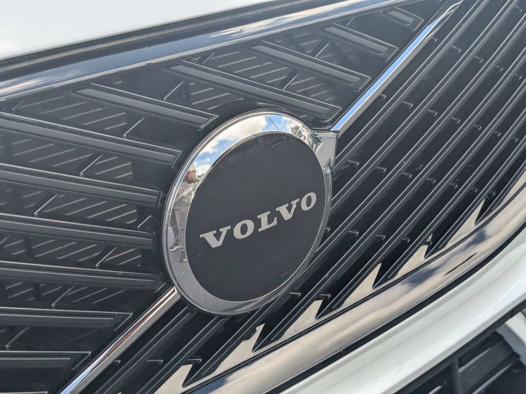 2026 Volvo XC60 Core - Photo 16