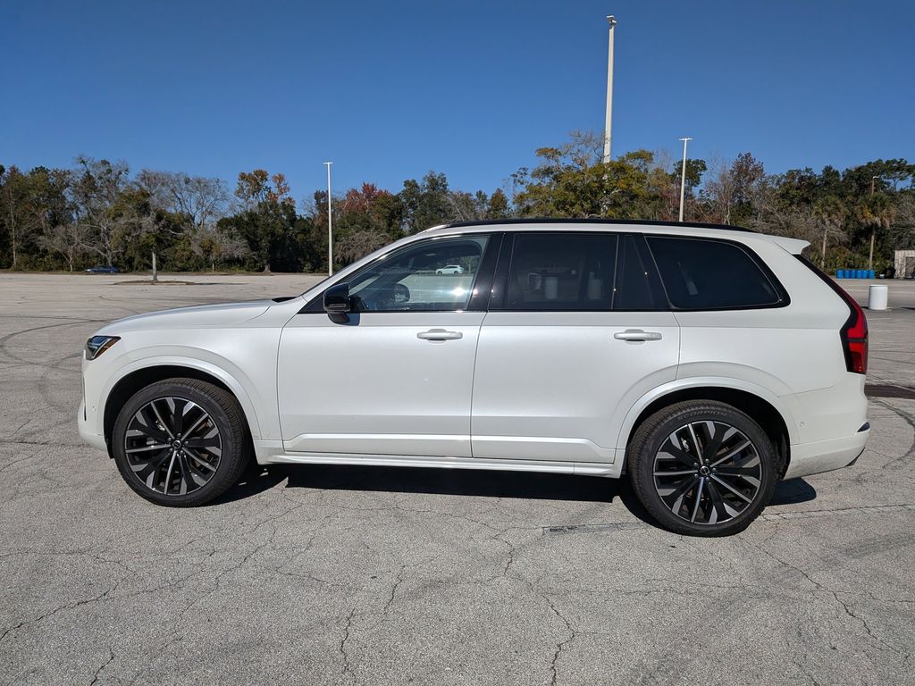 2026 Volvo XC90 Ultra - Photo 3
