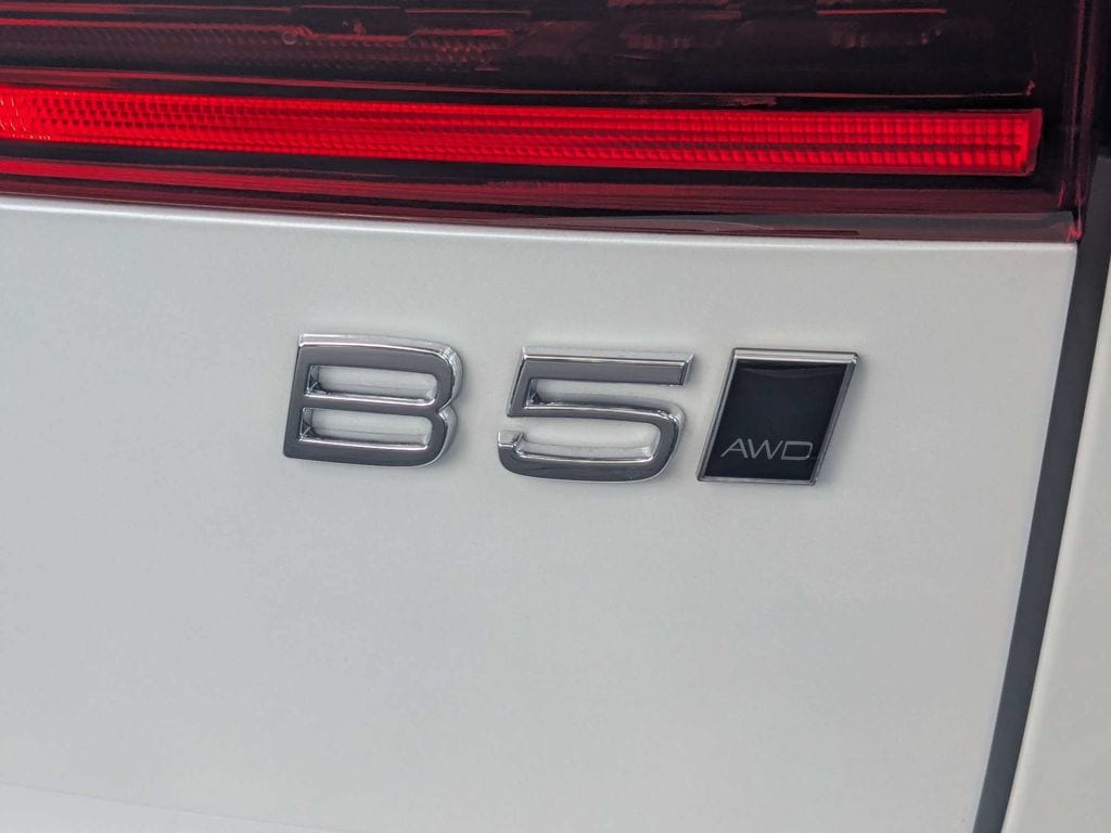 2026 Volvo XC60 Core - Photo 12