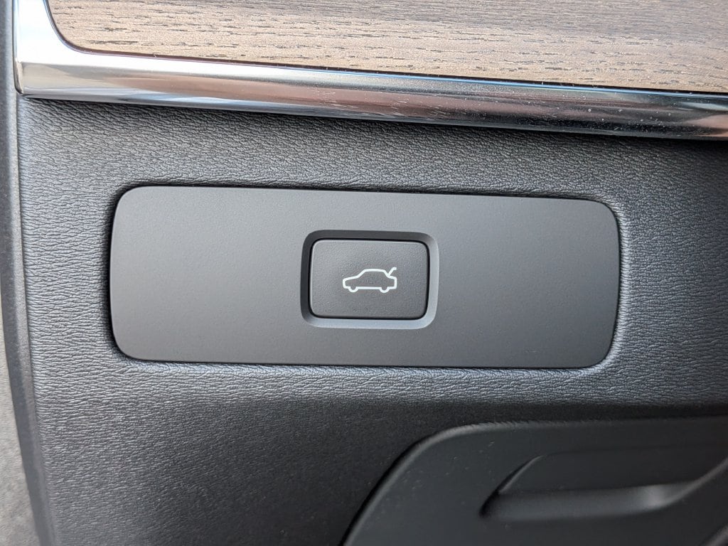 2026 Volvo XC90 Plus - Photo 31