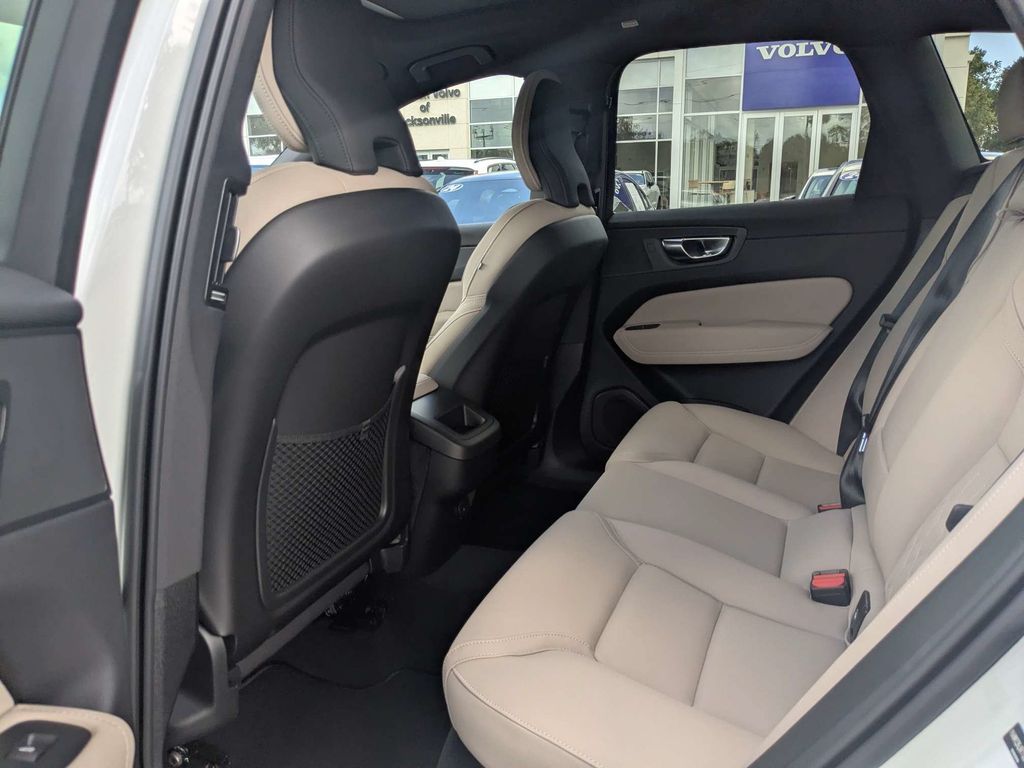 2026 Volvo XC60 Core - Photo 18