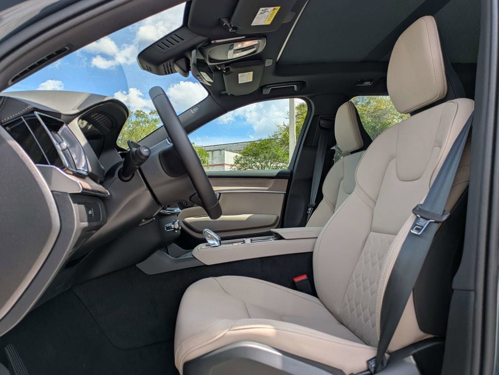 New 2026 Volvo XC90 B6 Plus 7-Seater SUV