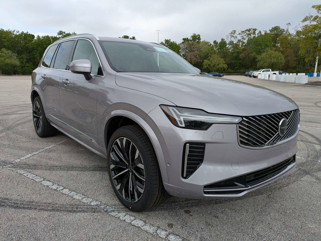 2026 Volvo XC90 Plus - Photo 8