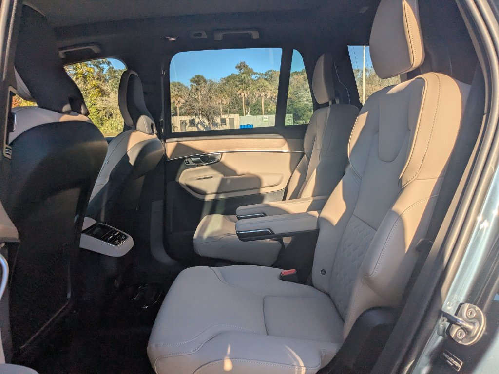 2026 Volvo XC90 Plus - Photo 19