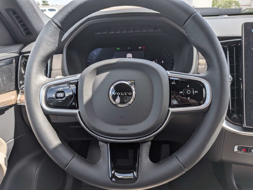 2026 Volvo XC90 Plus - Photo 23