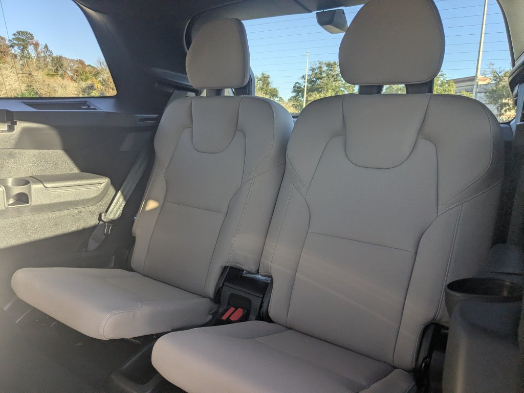 2026 Volvo XC90 Plus - Photo 17