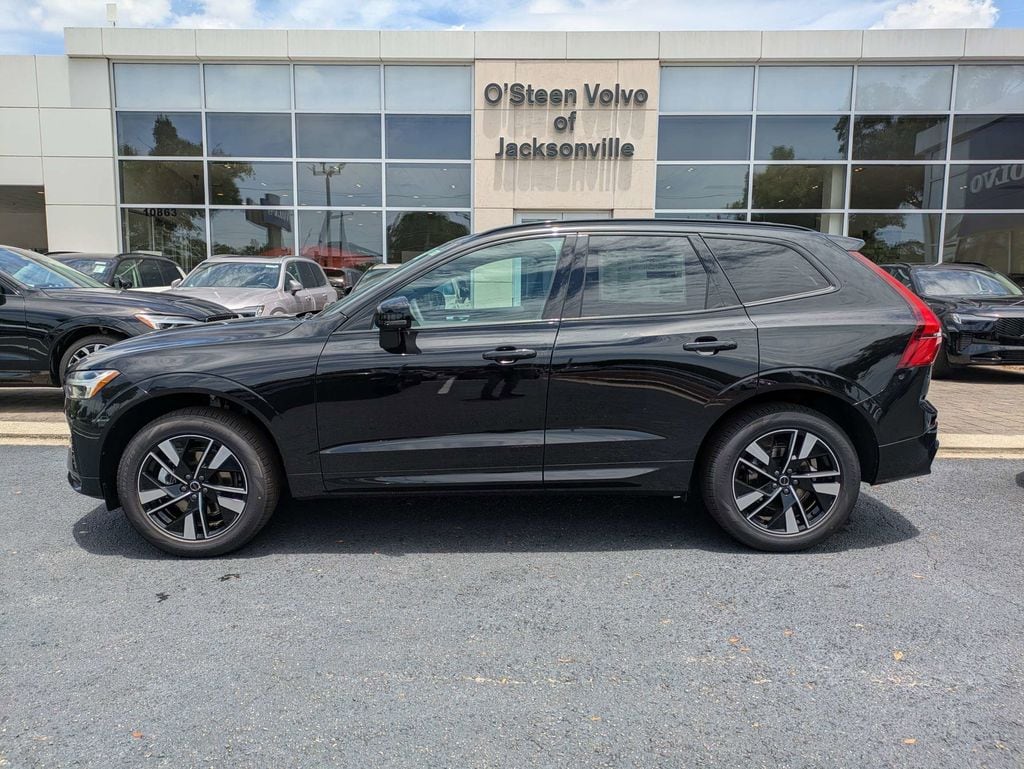 New 2026 Volvo XC60 B5 Core SUV