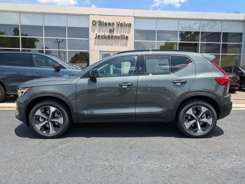 New 2026 Volvo XC40 B5 Plus SUV