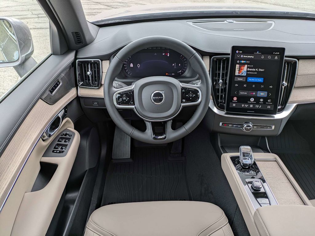 2026 Volvo XC90 Plus - Photo 22