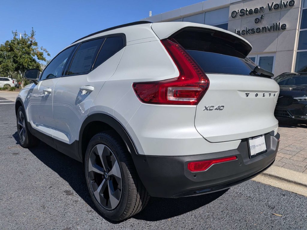 New 2026 Volvo XC40 B5 Plus SUV