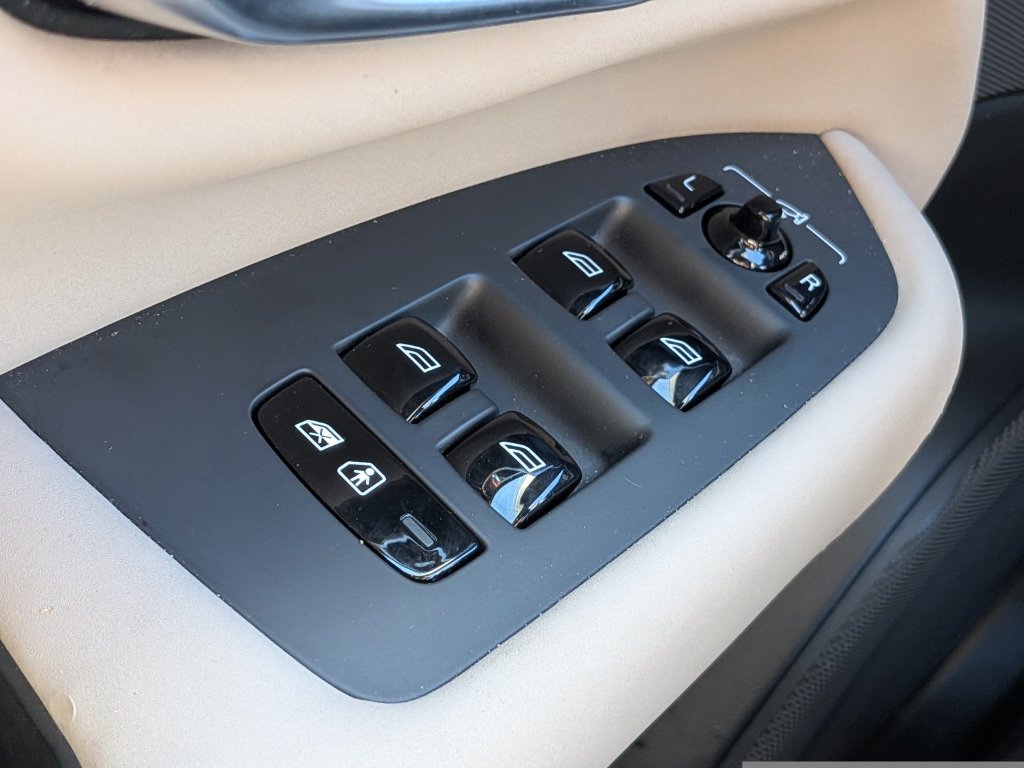 2026 Volvo XC90 Ultra - Photo 25