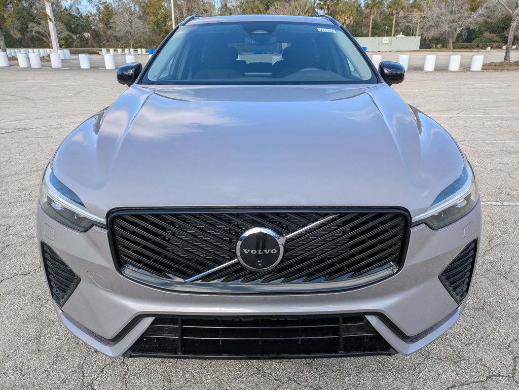 2026 Volvo XC60 Plus - Photo 9