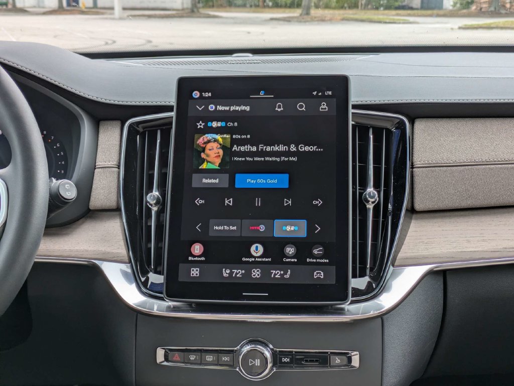 2026 Volvo XC90 Plus - Photo 24