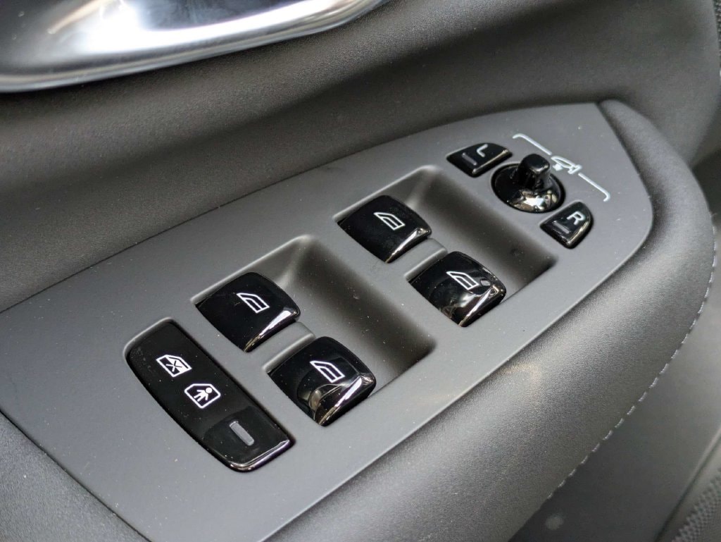 2026 Volvo XC90 Plus - Photo 33