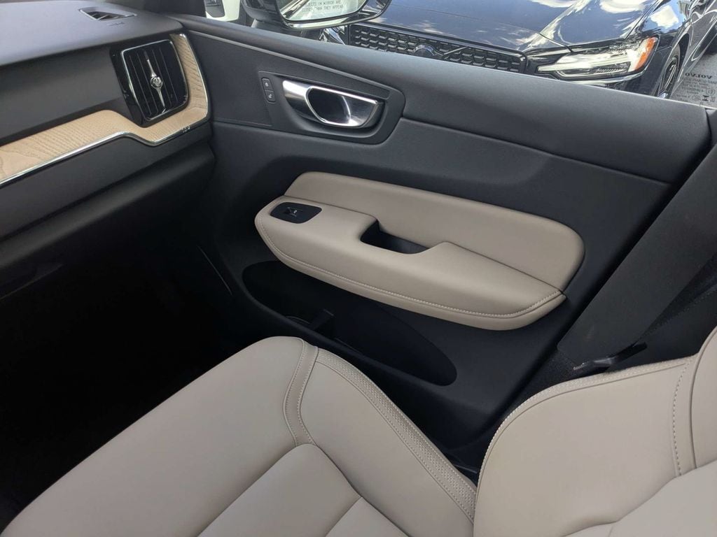 2026 Volvo XC60 Core - Photo 21