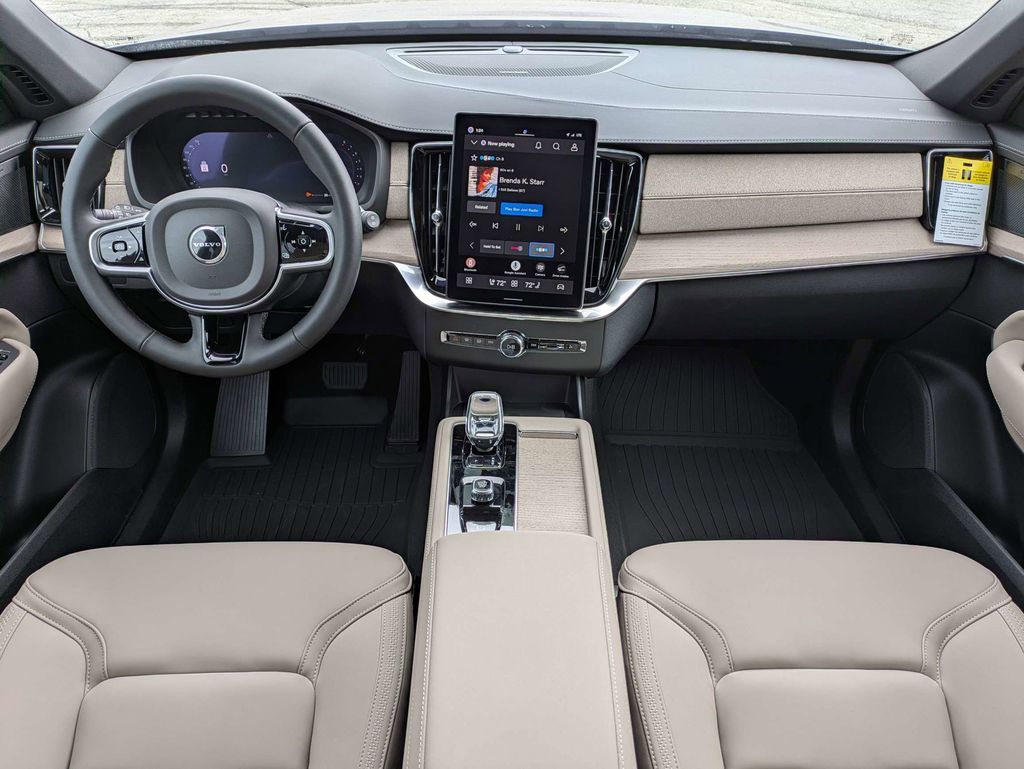 2026 Volvo XC90 Plus - Photo 21