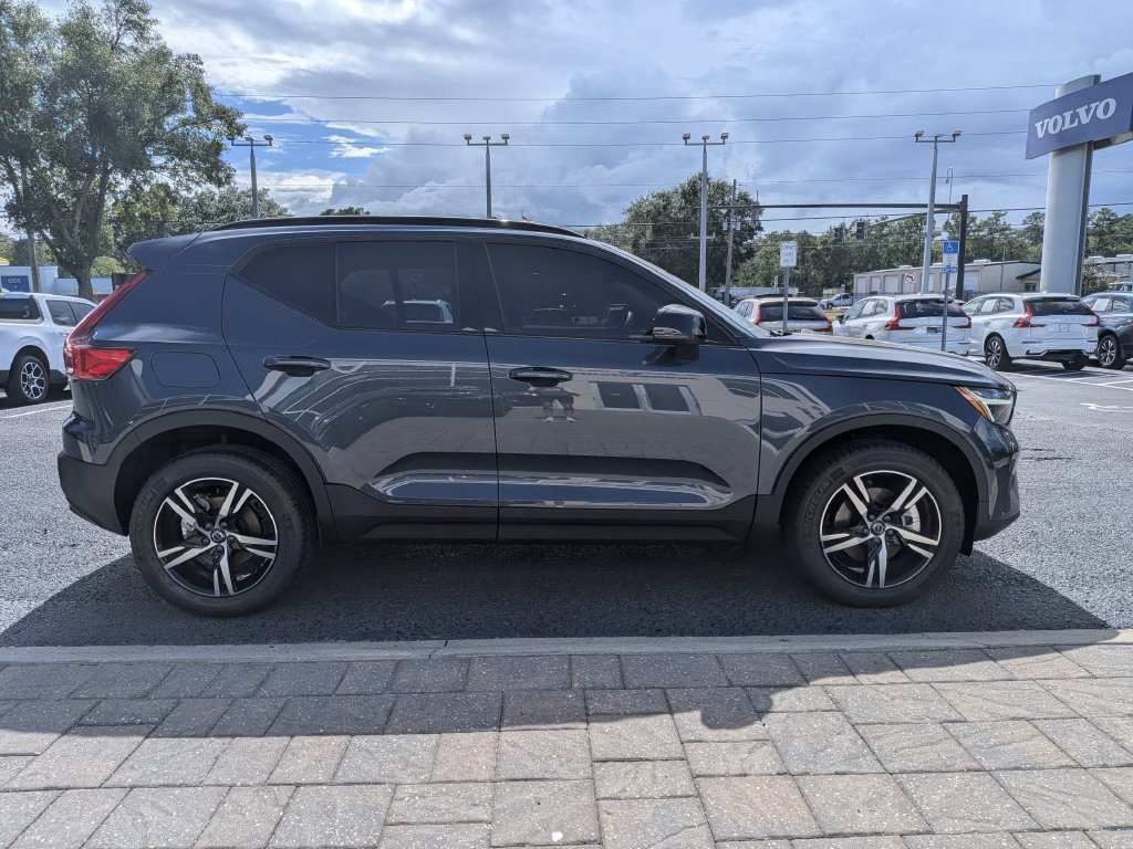 2026 Volvo XC40 Core - Photo 7