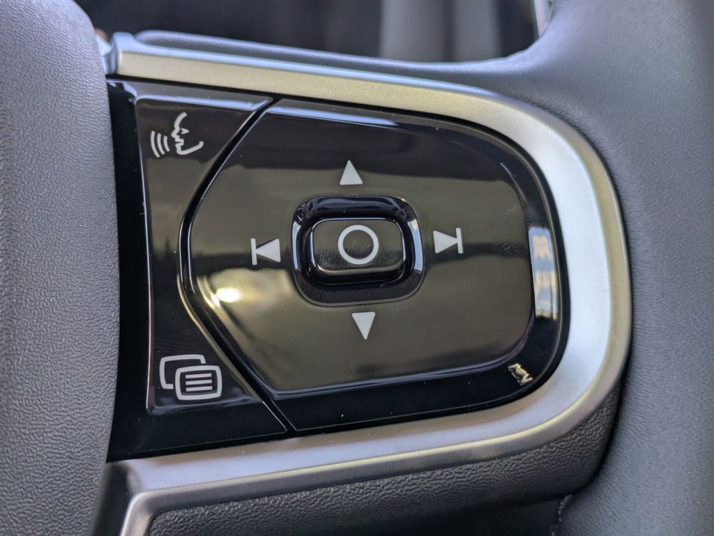 2026 Volvo XC60 Plus - Photo 36