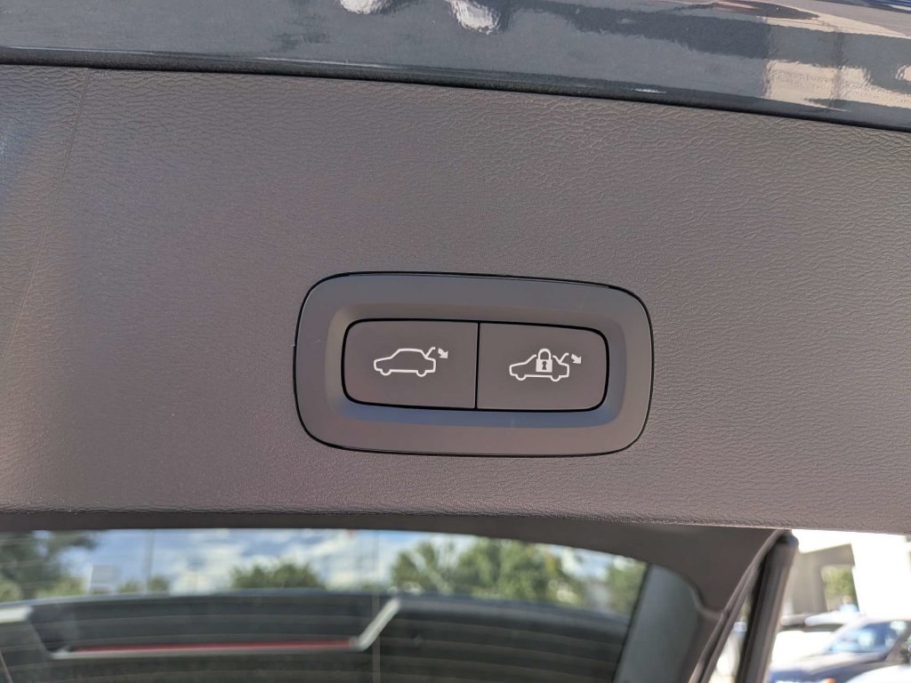 2026 Volvo XC40 Core - Photo 15