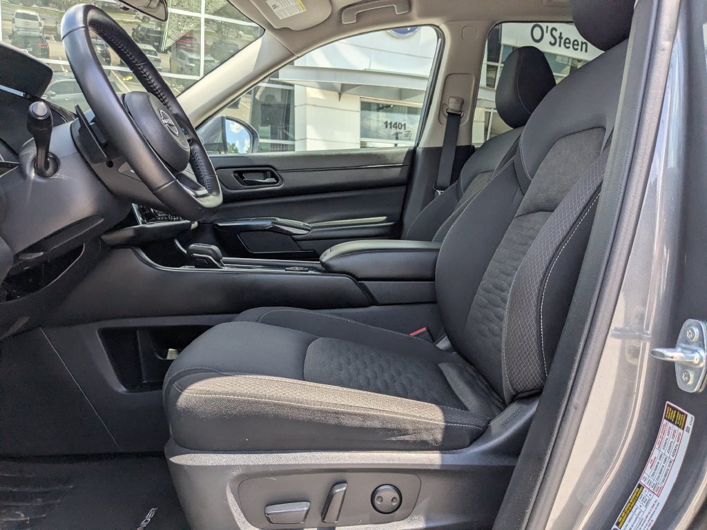 Used 2025 Nissan Pathfinder SV SUV