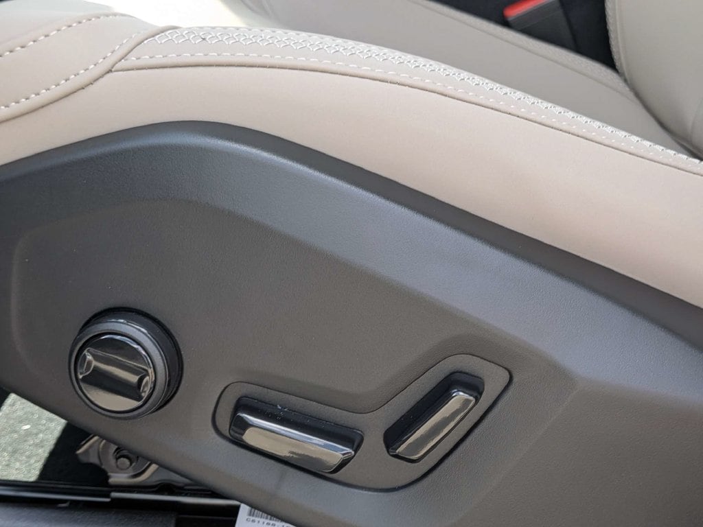 2026 Volvo XC90 Plus - Photo 26