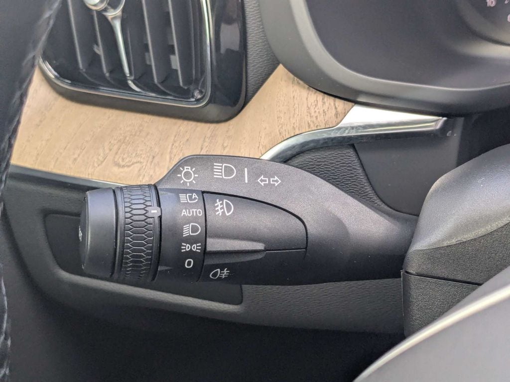 2026 Volvo XC60 Core - Photo 33