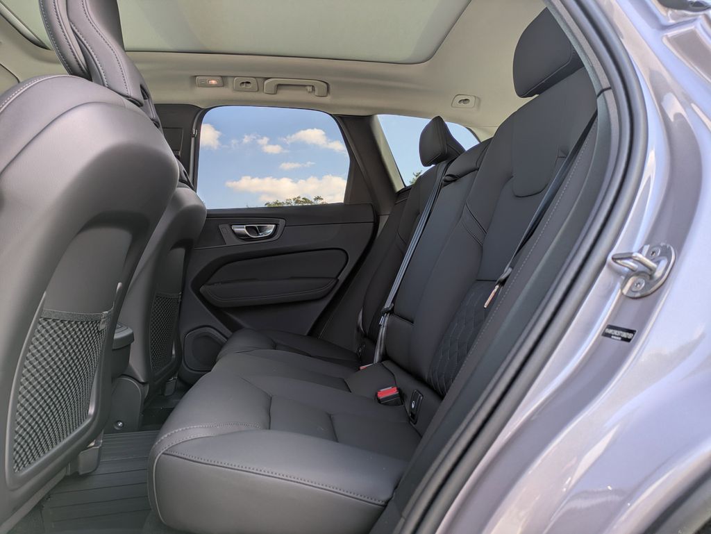 2026 Volvo XC60 Plus - Photo 15