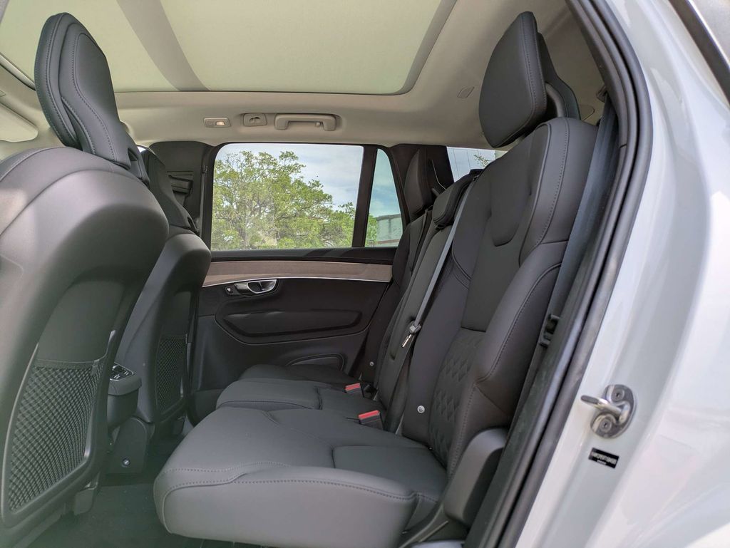 2026 Volvo XC90 Plus - Photo 17