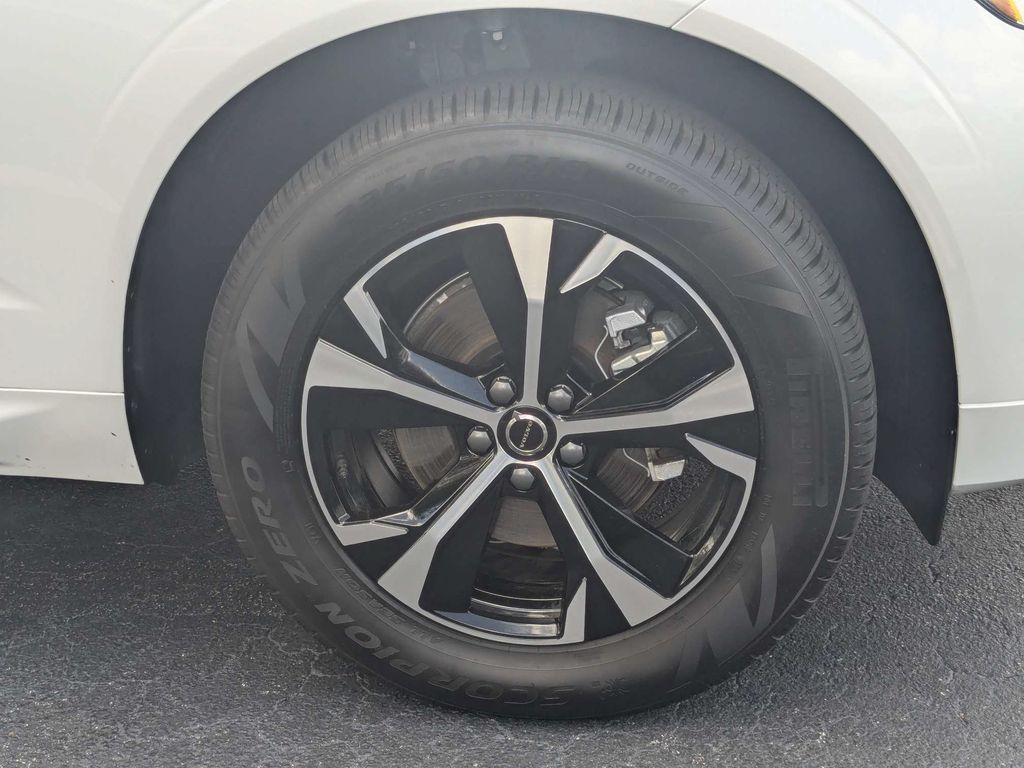 2026 Volvo XC60 Core - Photo 17